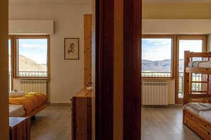2 bedrooms, bed sheets