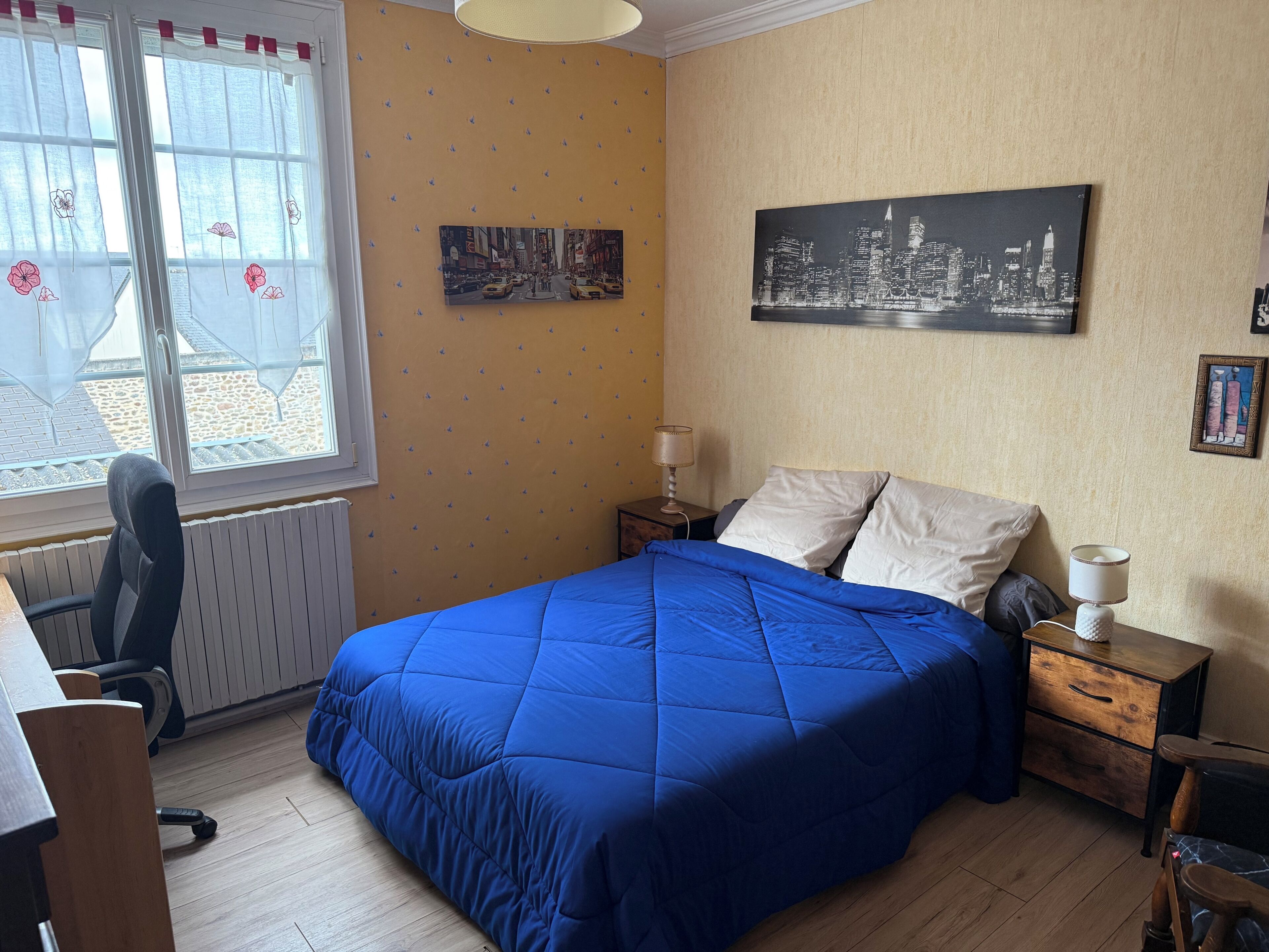 1 slaapkamer, een strijkplank/strijkijzer, wifi, beddengoed