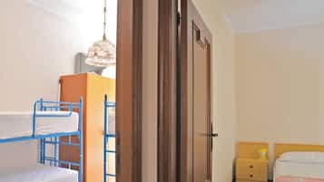 2 Schlafzimmer, BĂŒgeleisen/BĂŒgelbrett, BettwĂ€sche