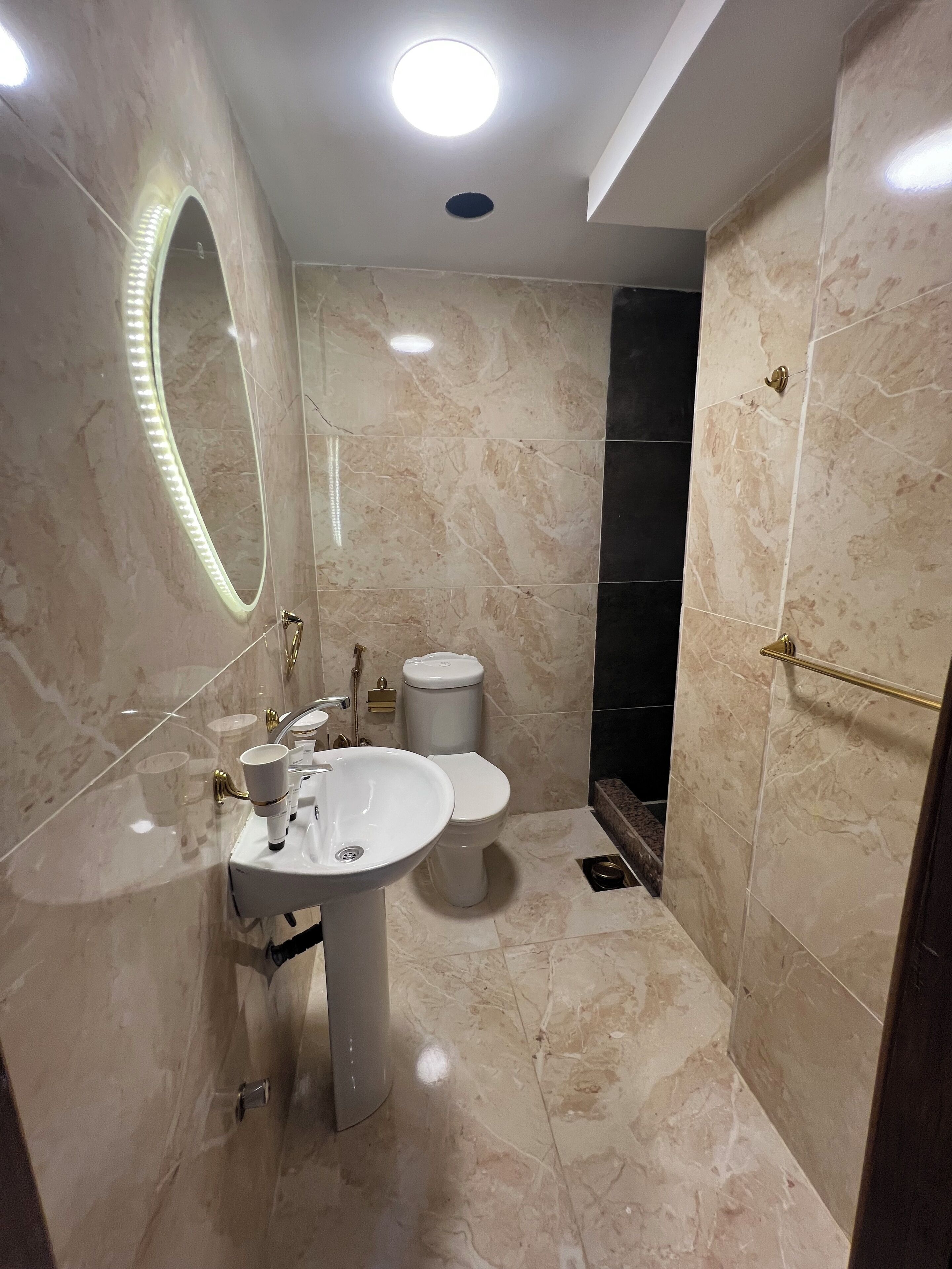 Photo - Continental pyramids view& Roof top