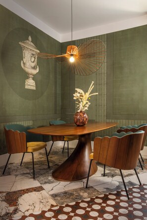 Dining - Alma at Colosseum - Luxury Apartment with VIew (Roma)