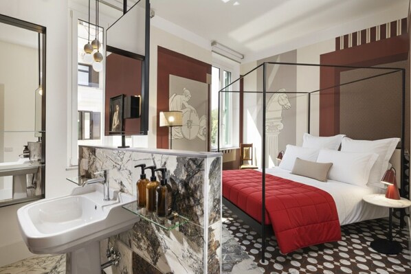 2 bedrooms, desk, travel cot, free WiFi - Alma at Colosseum - Luxury Apartment with VIew (Roma)