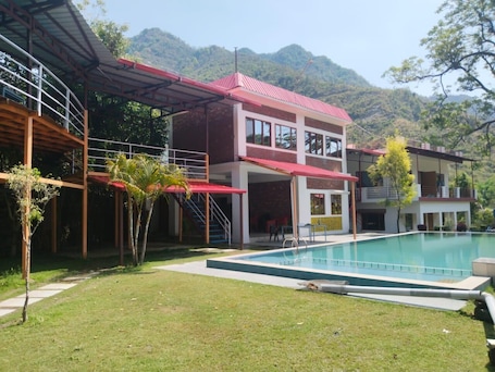 Comfort Room, Balcony, Mountain View | Free WiFi