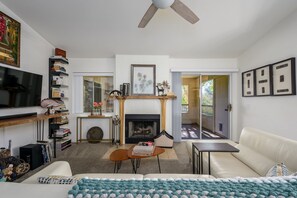 Smart-tv en een open haard