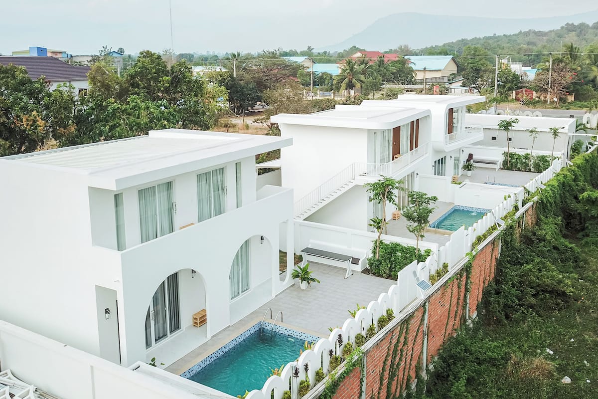 Luxury Villa, Pool View | 3 bedrooms, hypo-allergenic bedding, bed sheets