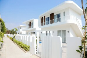 Literie hypoallergénique, draps fournis