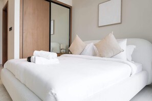 1 bedroom, desk, iron/ironing board, WiFi - StayShort - Ravishing 1 Bedroom in Binghatti Amber (JVC)