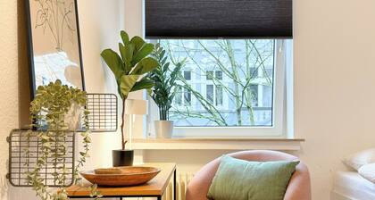 Central 65 sqm city apartment with free WiFi & self check-in