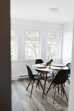 Dining - Luxury Modern Apartment in Downtown Century Home - 2 Bedroom, Free parking x 4 (Peterborough)