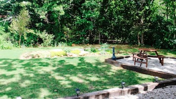 Studio | Outdoor dining