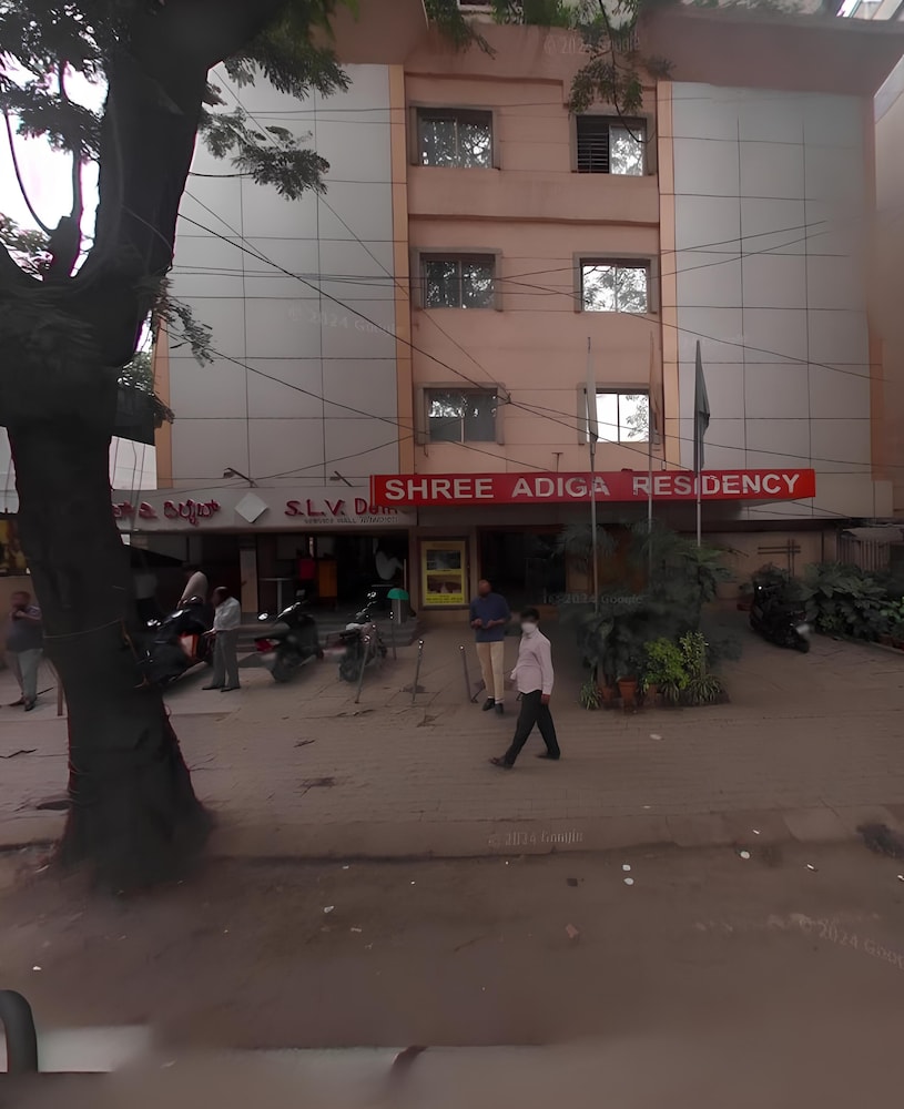 OYO 15781 Shree Adiga Residency