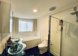 Shower, towels