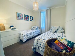 3 habitaciones, tabla de planchar con plancha y wifi gratis 
