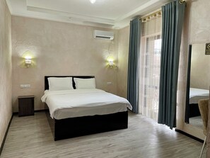 Escritorio y wifi gratis