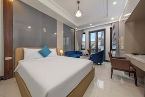 Desk, soundproofing, free WiFi - Infinity HaNoi Hotel & Travel (Hanoi)