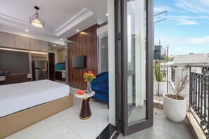 Deluxe Double Room, City View | Desk, soundproofing, free WiFi - Infinity HaNoi Hotel & Travel (Hanoi)