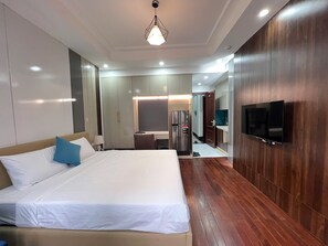 Deluxe-Doppelzimmer, Stadtblick | Schreibtisch, schallisolierte Zimmer, kostenloses WLAN
