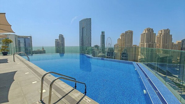 Outdoor pool - Vogue Condor Star Dubai Marina Pool (Dubai)