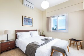 5 bedrooms, iron/ironing board, WiFi - Beachfront Oasis: 5 Bed Villa With Stunning Pool (Agios Theodoros)