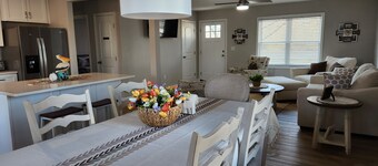 Bungalow by the Bay. Minutes to DE Turf Fields. 30 minutes to resort beaches.