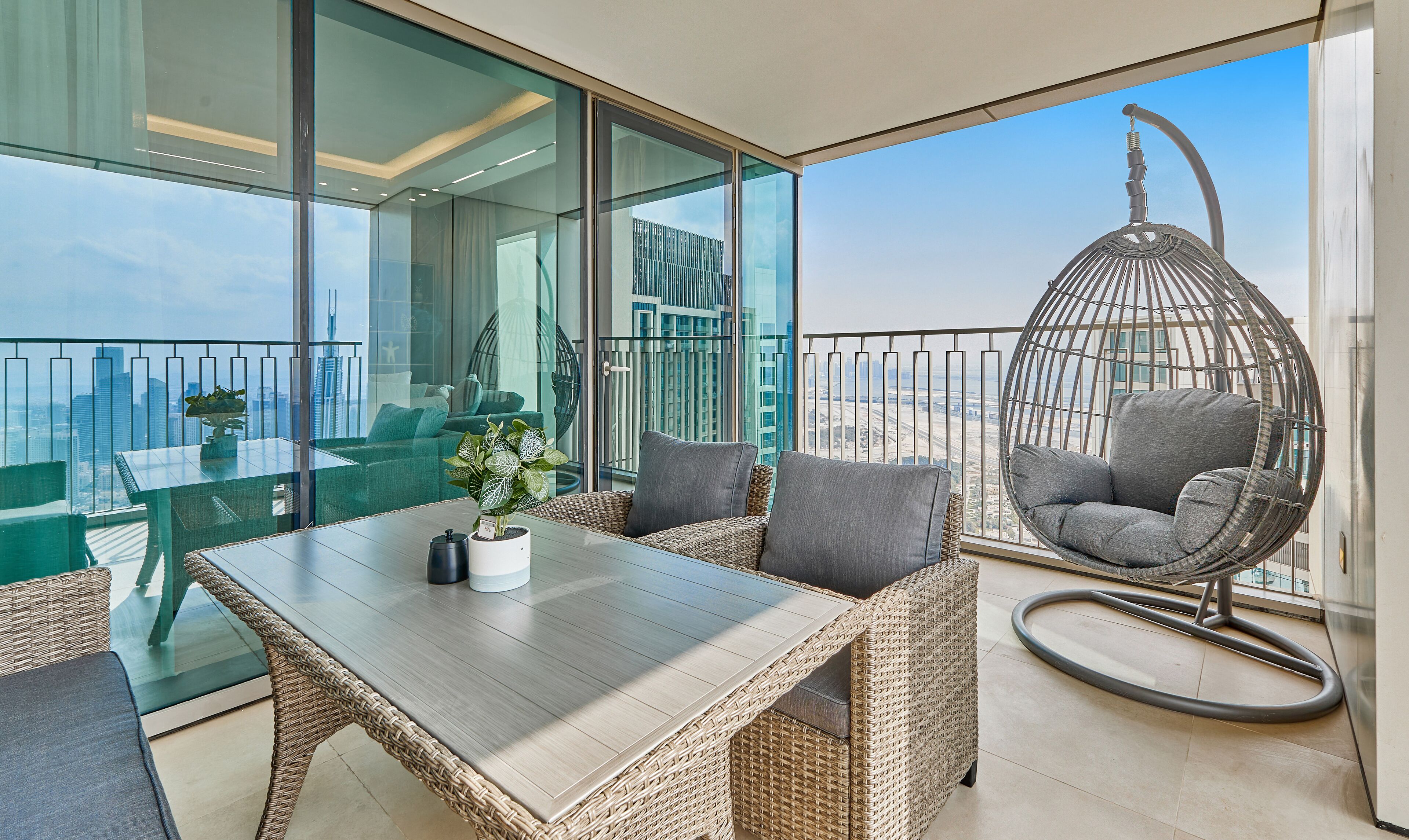 Apartamento superior, vista para a cidade | Sacada