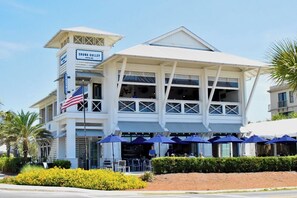 Exterior - "Sun Chasing" 30A, Home, Rooftop Lounge, Community Pool, Close to Beach (Santa Rosa Beach)