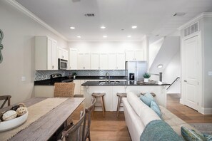 Interior - "Sun Chasing" 30A, Home, Rooftop Lounge, Community Pool, Close to Beach (Santa Rosa Beach)