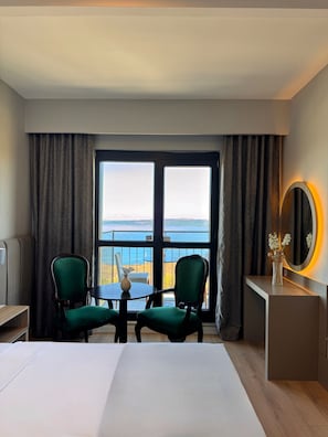 Minibar, in-room safe, desk, laptop workspace - Remida Managed by Dedeman (Çanakkale)