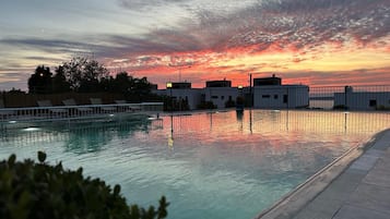 Piscina externa sazonal