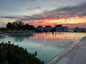 Piscina externa sazonal