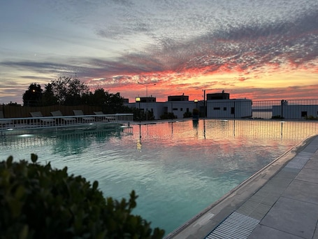 Seasonal outdoor pool