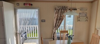 Beachcomber Cabin, Dog Friendly - Anderby Creek