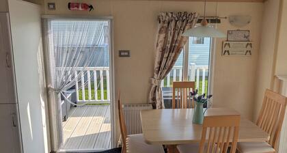 Beachcomber Cabin, Dog Friendly - Anderby Creek