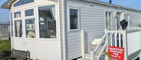 Cabin | Exterior
