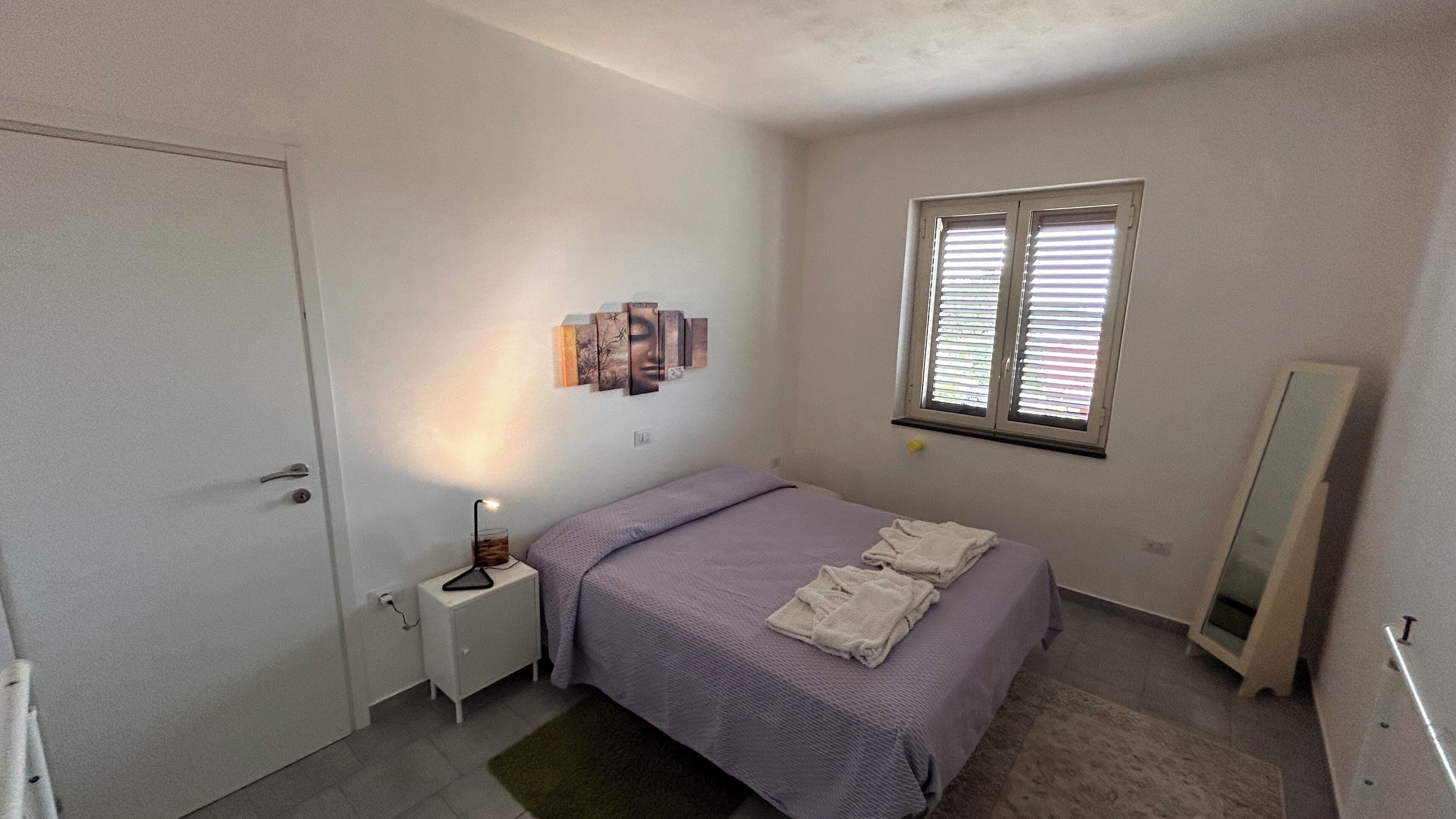 2 chambres, fer et planche à repasser, Wi-Fi, draps fournis