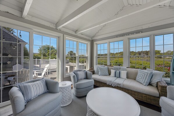 TV connectée, cheminée