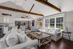 TV connectée, cheminée