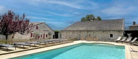 Piscine extérieure, piscine chauffée