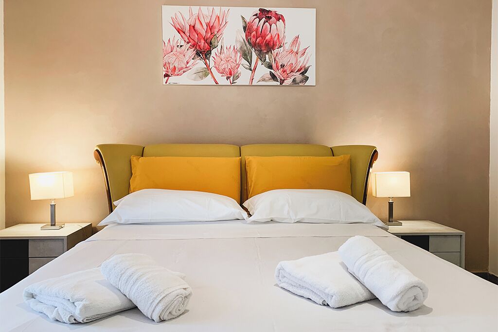 2 bedrooms, bed sheets