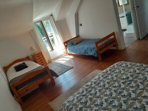 1 chambre, fer et planche à repasser, Wi-Fi, draps fournis