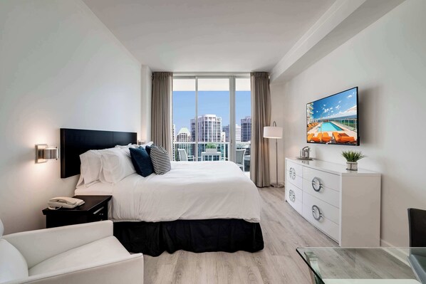 2 Schlafzimmer, Schreibtisch, Bügeleisen/Bügelbrett, Reisekinderbett