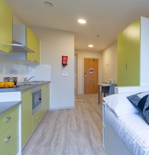 Studio, Non Smoking | Private kitchenette