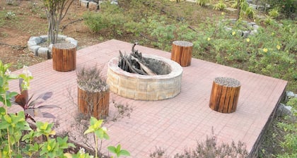 Spacious 5-bedroom villa with WiFi, AC in lovely Dhokshet