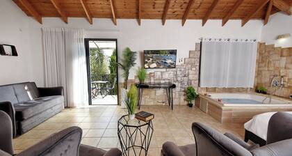 Suite with a private warmed pool