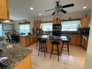 Private kitchen - Big Vacation Plex (Freeport)