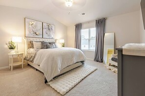 4 soverom, skrivebord, strykejern/-brett og wi-fi (inkludert)