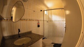 Appartement, patio | Salle de bain