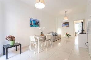 Dining - Bilocale Corso Italia 694 con piscina - Salento Reservation (Gallipoli)