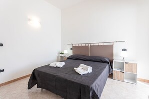 4 habitaciones, tabla de planchar con plancha y wifi gratis 