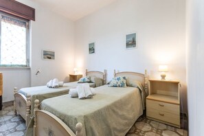 3 habitaciones, tabla de planchar con plancha y wifi gratis 